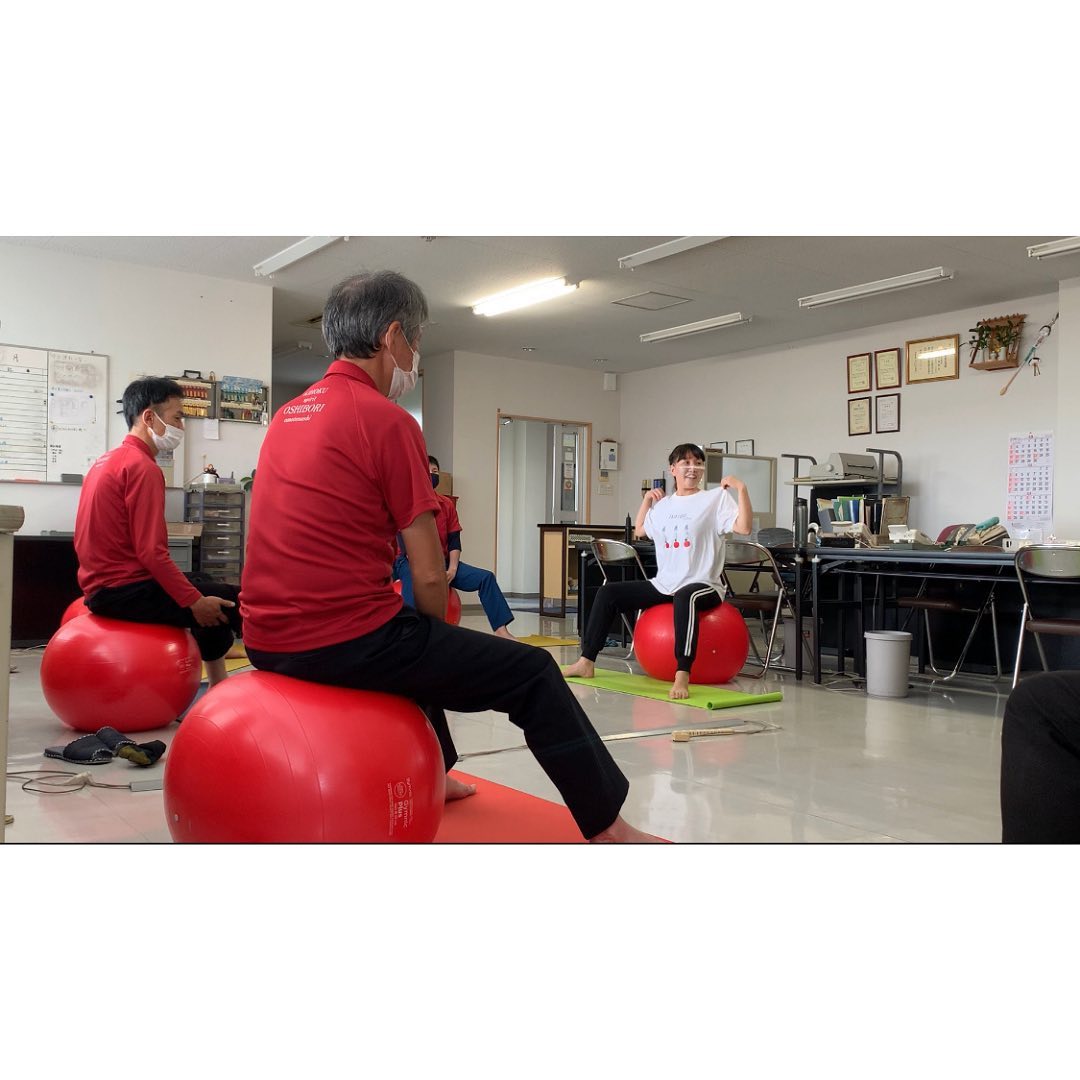 社員向けバランスボールレッスン
